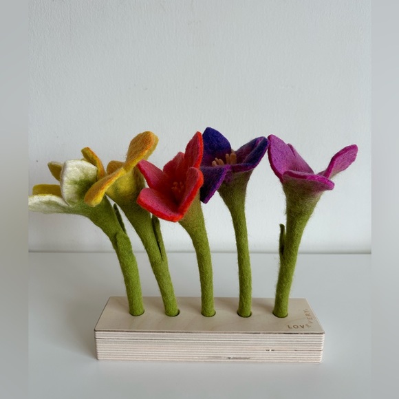 LOVEVERY Toys Lovevery Felt Flowers In A Row From The Helper Play